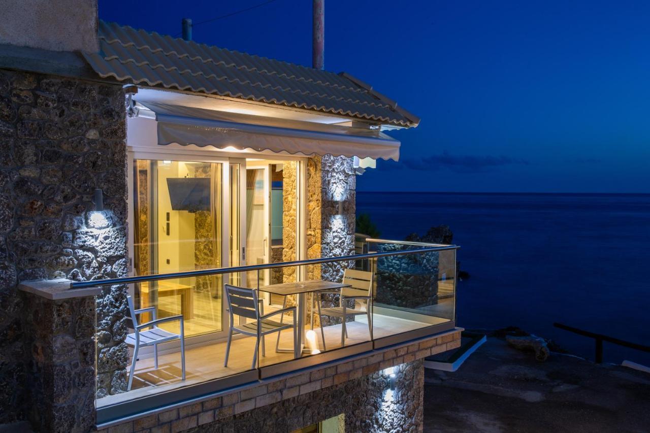 Black Rocks Family, Luxury Seafront Beach Maisonette Agios Gordios  Exterior photo