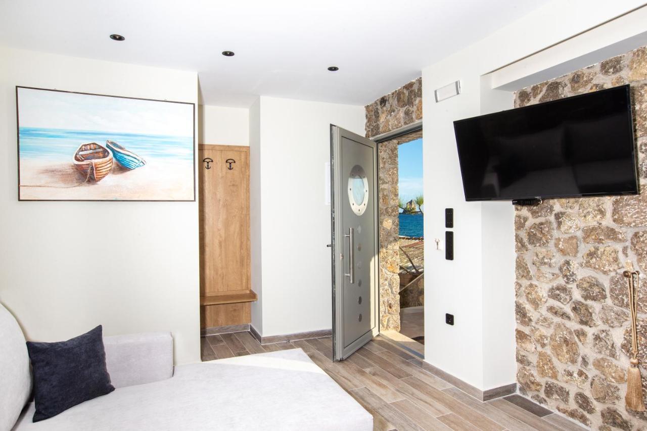 Black Rocks Family, Luxury Seafront Beach Maisonette Agios Gordios  Exterior photo